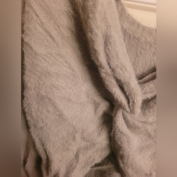 Hollister reversible knot sweater size medium - Picture 4 of 4